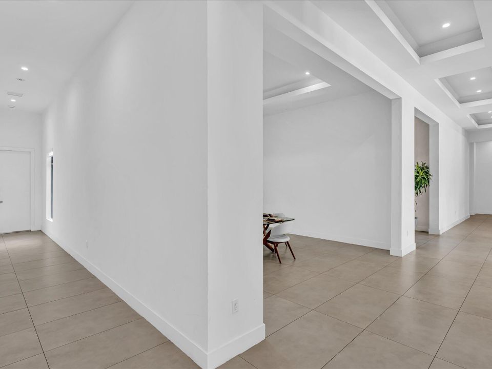 For Rent: $25,000 (5 beds, 6 baths, 5557 Square Feet)