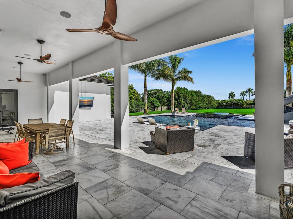 For Rent: $25,000 (5 beds, 6 baths, 5557 Square Feet)