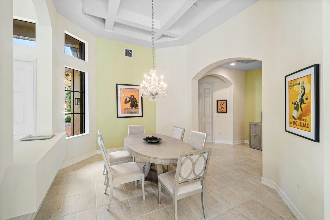 Activo con contrato: $765,000 (4 camas, 2 baños, 2894 Pies cuadrados)