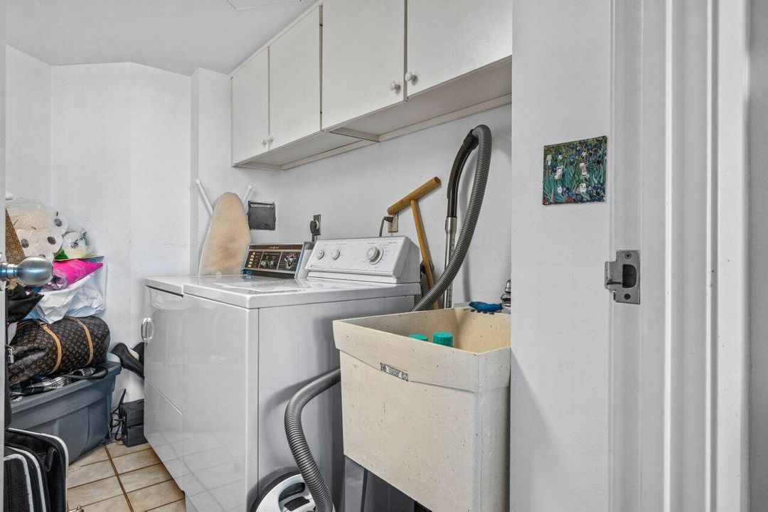 For Rent: $3,700 (3 beds, 2 baths, 2250 Square Feet)