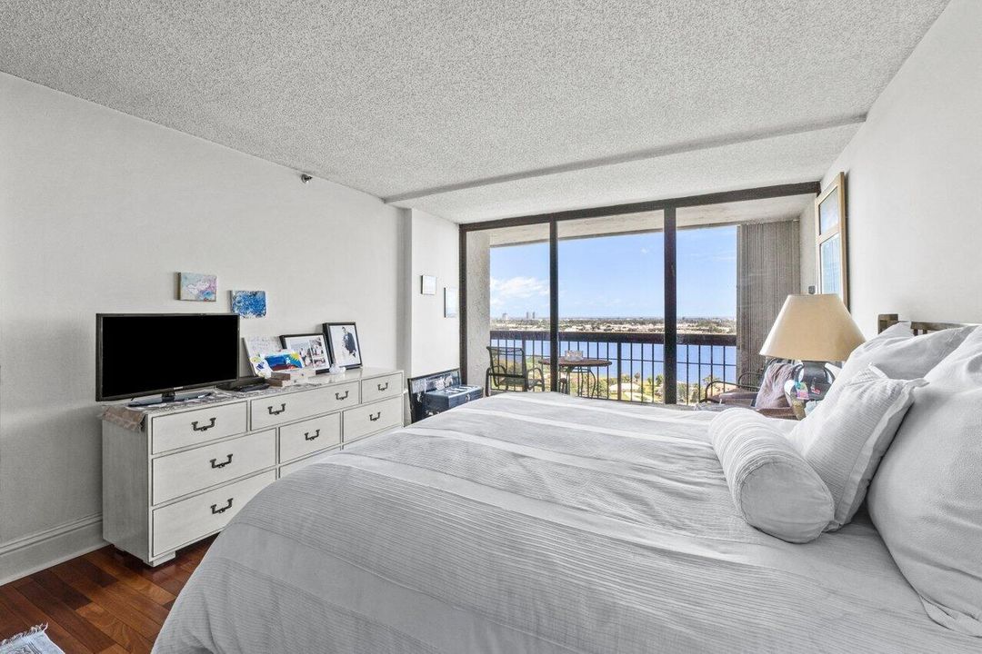 For Rent: $3,700 (3 beds, 2 baths, 2250 Square Feet)