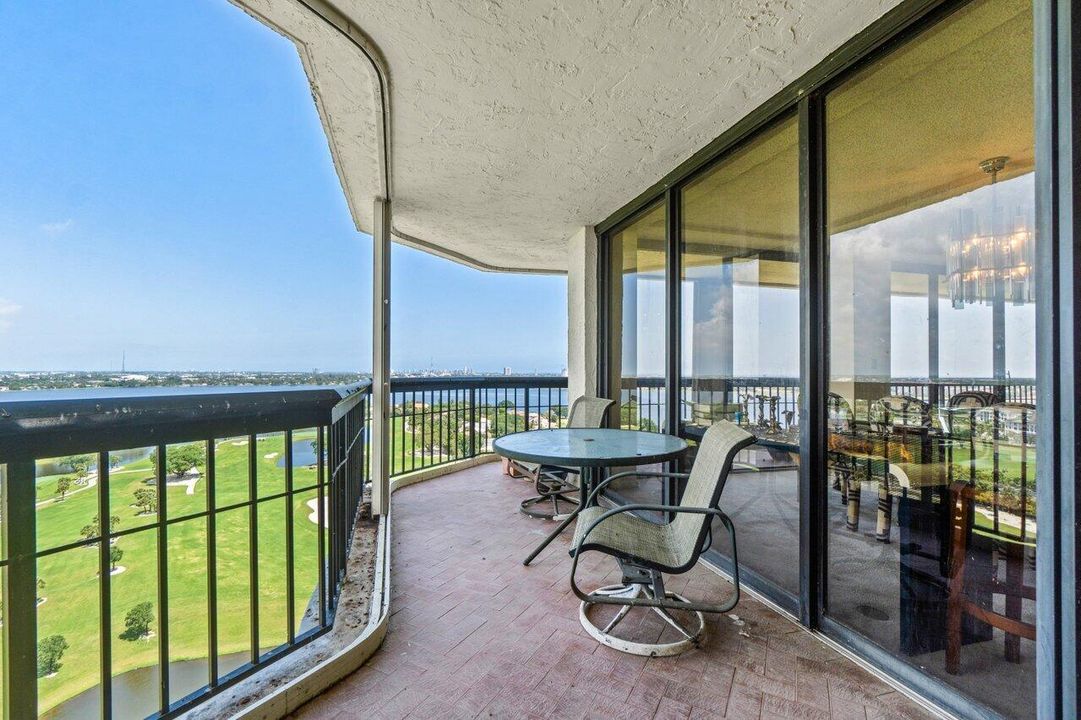 For Rent: $3,700 (3 beds, 2 baths, 2250 Square Feet)