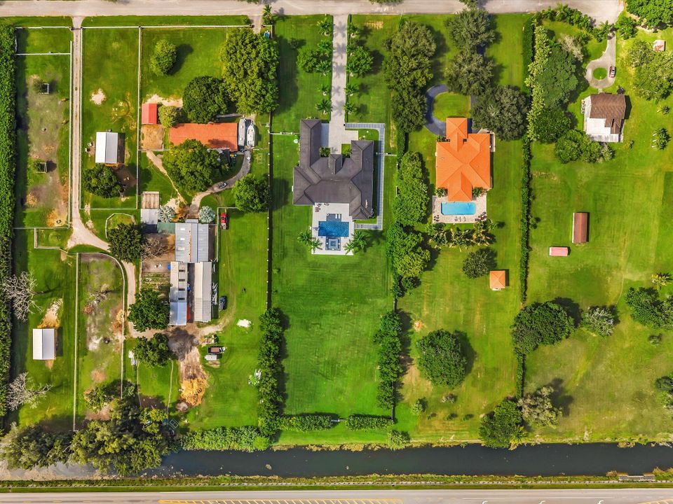 For Rent: $25,000 (5 beds, 6 baths, 5557 Square Feet)