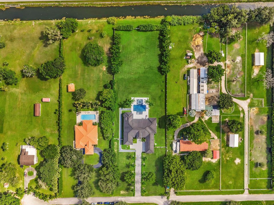 For Rent: $25,000 (5 beds, 6 baths, 5557 Square Feet)