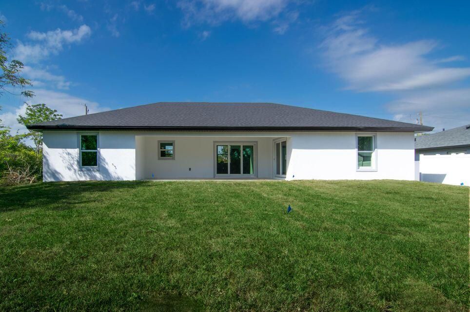 For Rent: $2,150 (4 beds, 2 baths, 2587 Square Feet)