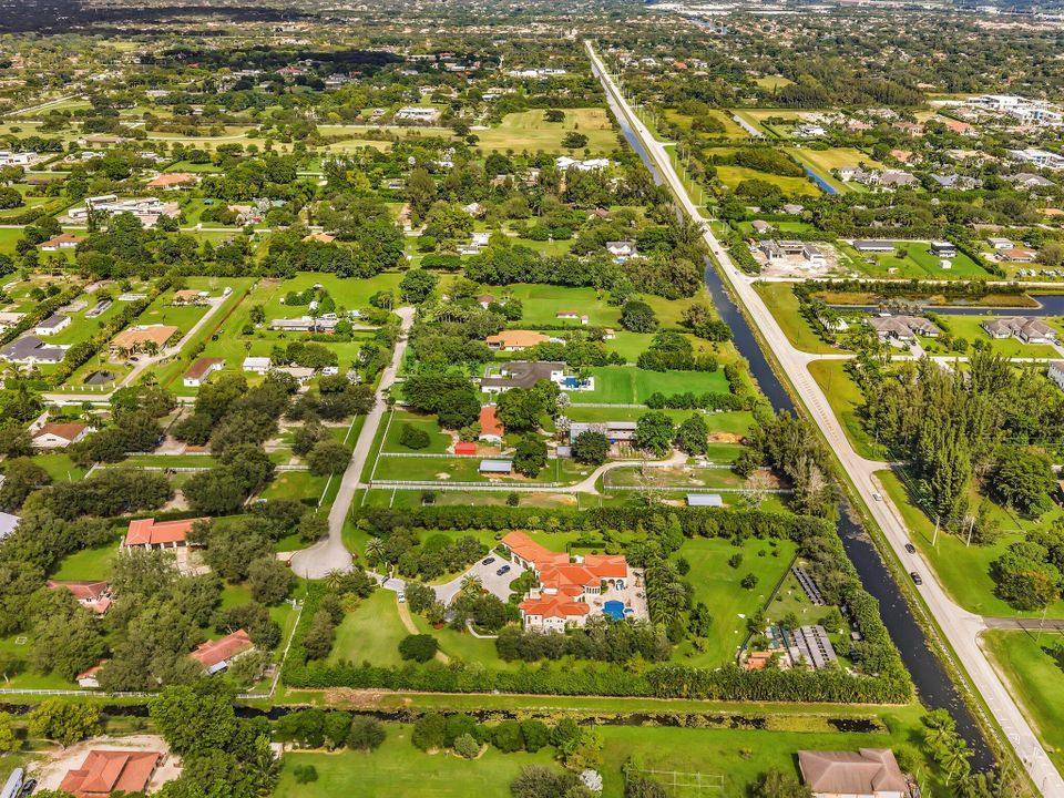 For Rent: $25,000 (5 beds, 6 baths, 5557 Square Feet)