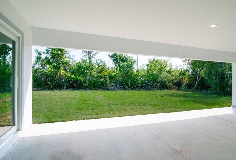 For Rent: $2,150 (4 beds, 2 baths, 2587 Square Feet)