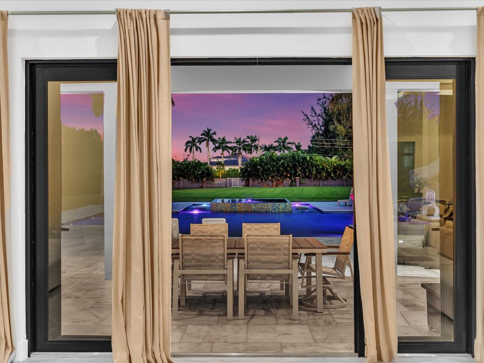 For Rent: $25,000 (5 beds, 6 baths, 5557 Square Feet)