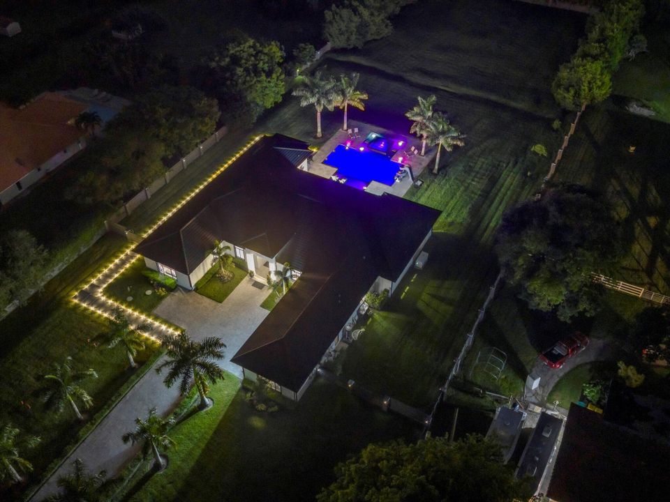 For Rent: $25,000 (5 beds, 6 baths, 5557 Square Feet)