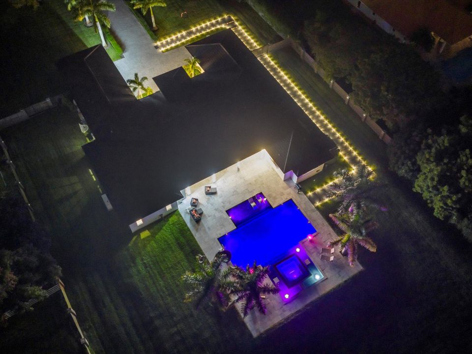 For Rent: $25,000 (5 beds, 6 baths, 5557 Square Feet)