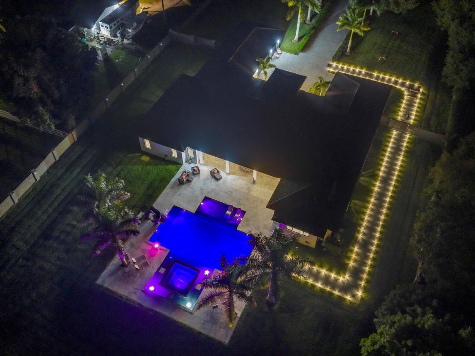 For Rent: $25,000 (5 beds, 6 baths, 5557 Square Feet)