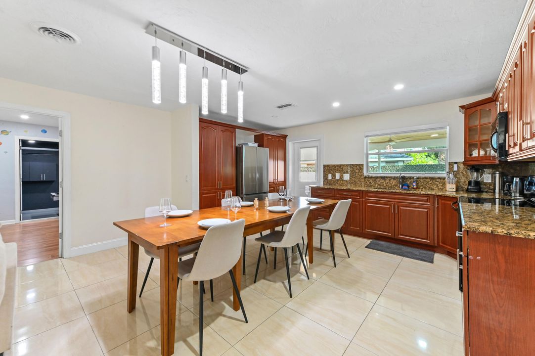 For Rent: $7,600 (5 beds, 3 baths, 1740 Square Feet)