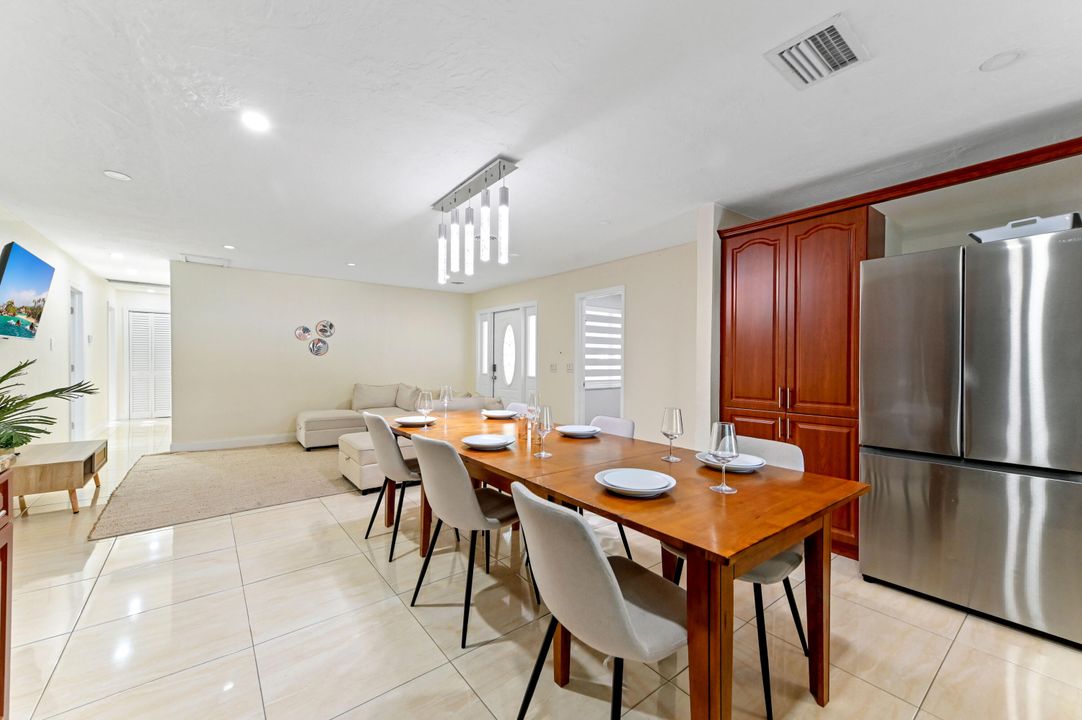 For Rent: $7,600 (5 beds, 3 baths, 1740 Square Feet)