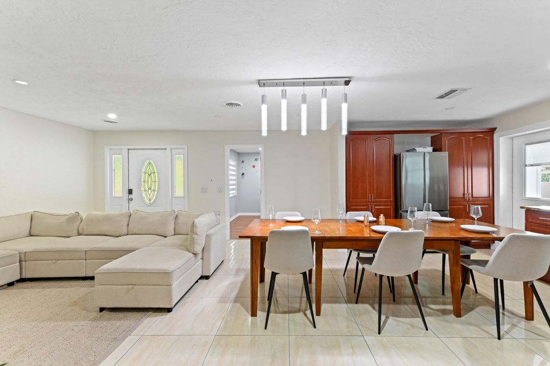 For Rent: $7,600 (5 beds, 3 baths, 1740 Square Feet)