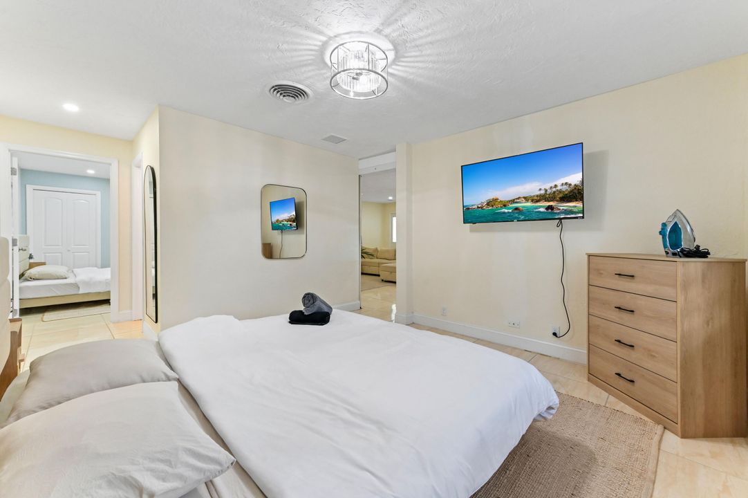 For Rent: $7,600 (5 beds, 3 baths, 1740 Square Feet)