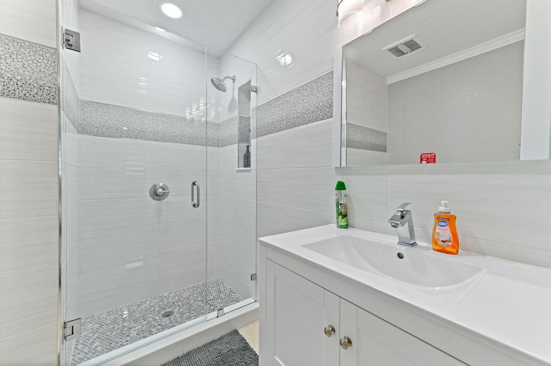 For Rent: $7,600 (5 beds, 3 baths, 1740 Square Feet)