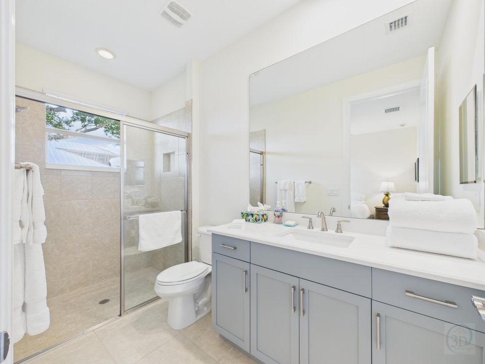 Activo con contrato: $725,000 (3 camas, 3 baños, 2518 Pies cuadrados)