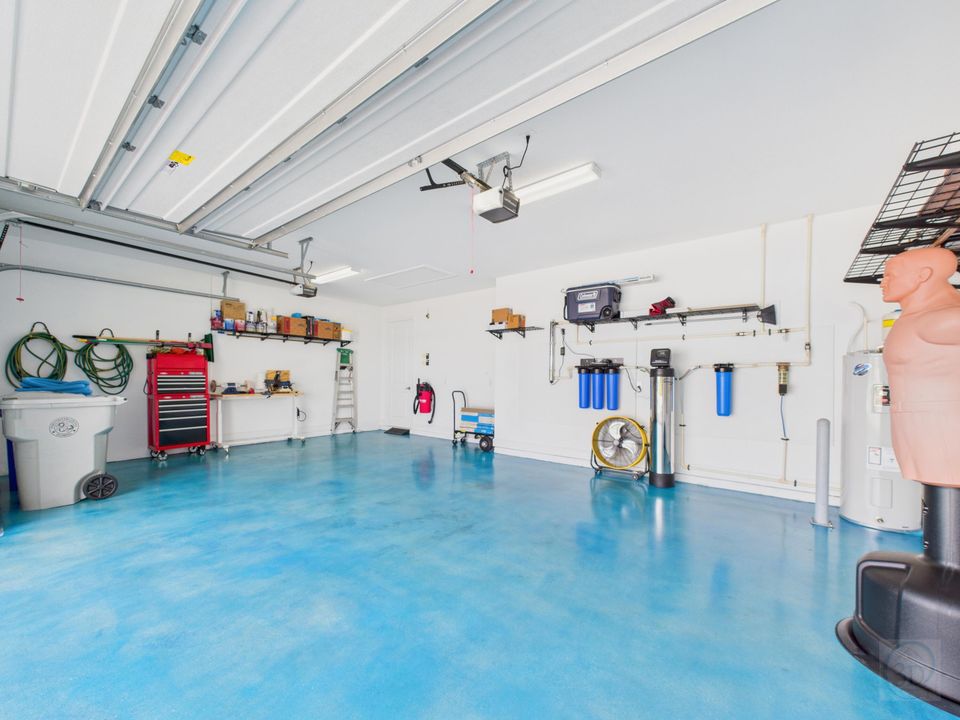 Activo con contrato: $725,000 (3 camas, 3 baños, 2518 Pies cuadrados)