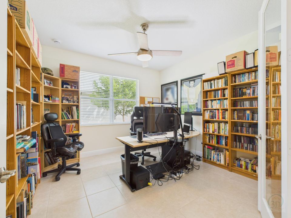 Activo con contrato: $725,000 (3 camas, 3 baños, 2518 Pies cuadrados)