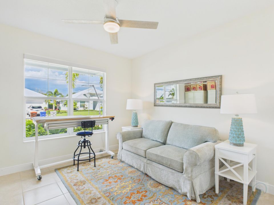 Activo con contrato: $725,000 (3 camas, 3 baños, 2518 Pies cuadrados)