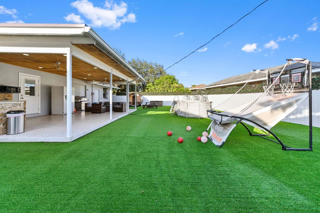 For Rent: $7,600 (5 beds, 3 baths, 1740 Square Feet)