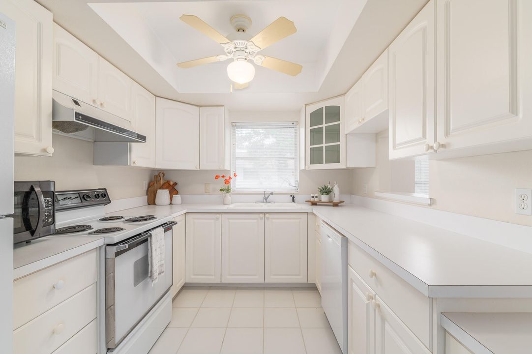 出租: $1,725 (2 贝兹, 2 浴室, 1134 平方英尺)