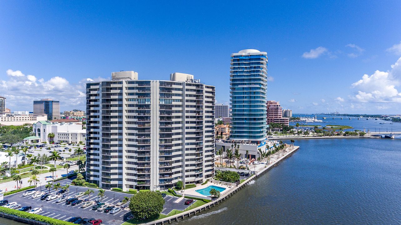 待售: $1,895,000 (2 贝兹, 2 浴室, 1323 平方英尺)