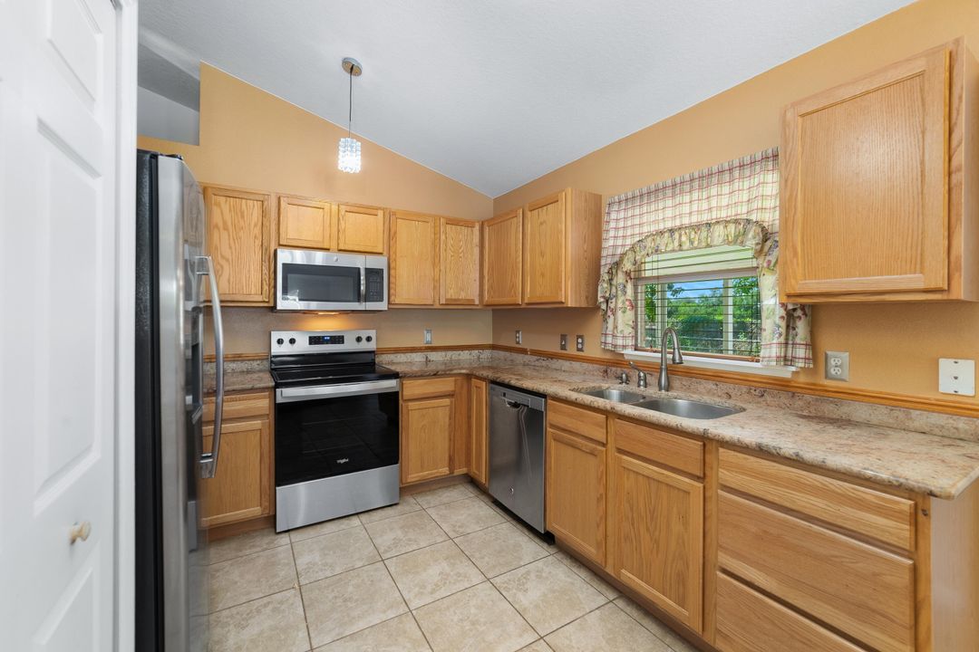 待售: $339,900 (3 贝兹, 2 浴室, 1555 平方英尺)