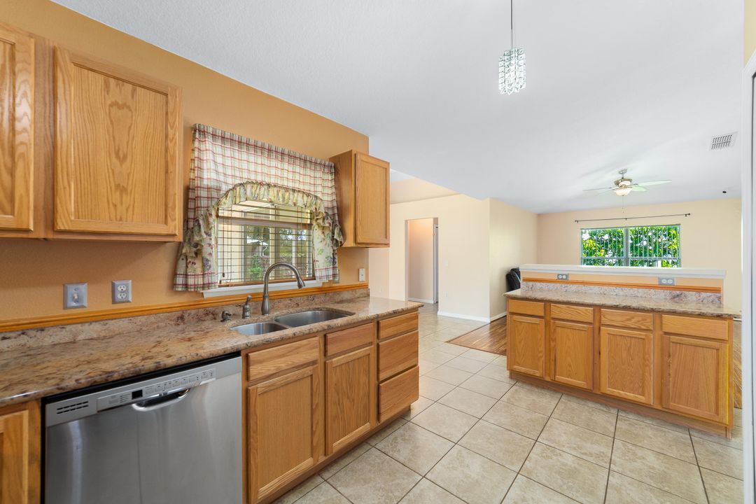 待售: $339,900 (3 贝兹, 2 浴室, 1555 平方英尺)