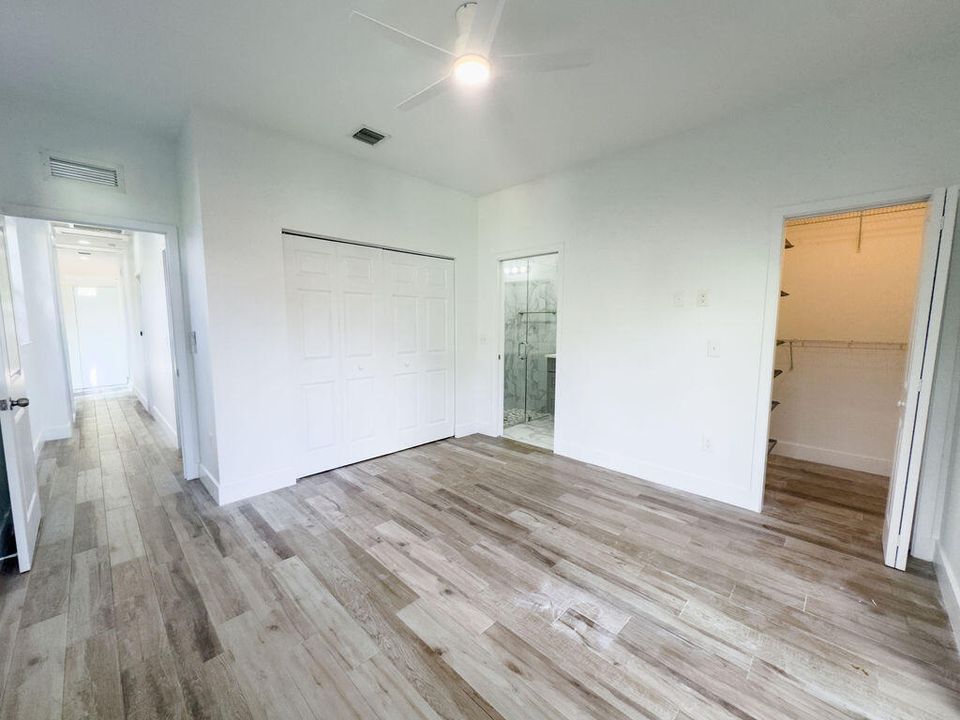 Active With Contract: $2,950 (3 beds, 2 baths, 1290 Square Feet)