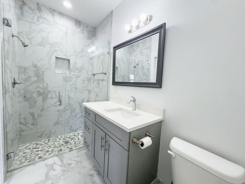 Active With Contract: $2,950 (3 beds, 2 baths, 1290 Square Feet)