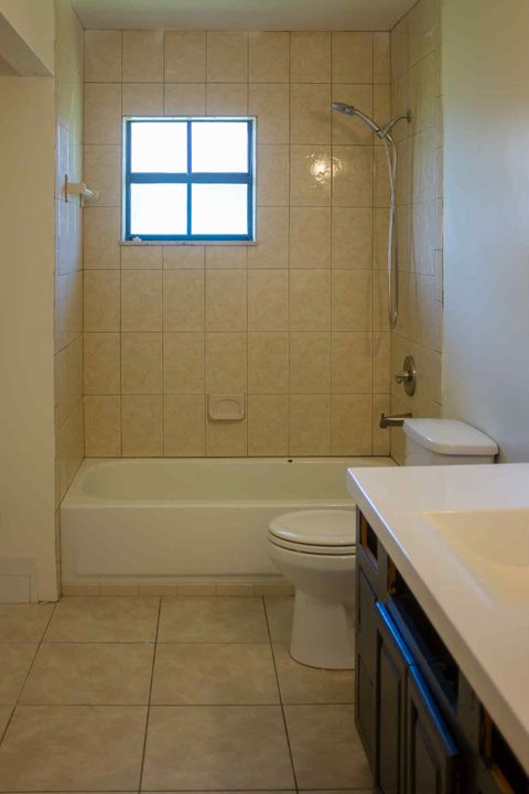 For Sale: $215,000 (3 beds, 2 baths, 1411 Square Feet)