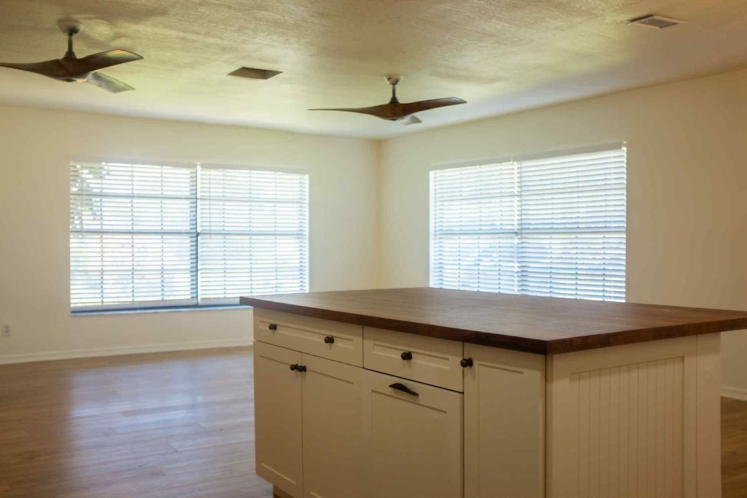 For Sale: $215,000 (3 beds, 2 baths, 1411 Square Feet)