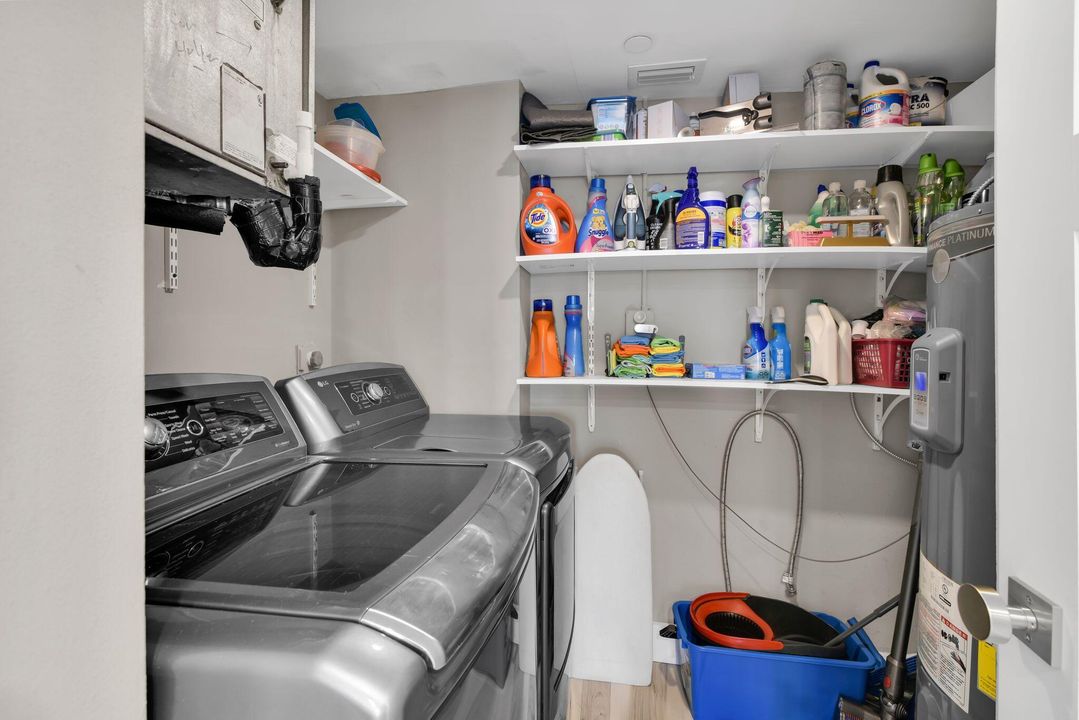 Active With Contract: $10,000 (3 beds, 2 baths, 1680 Square Feet)