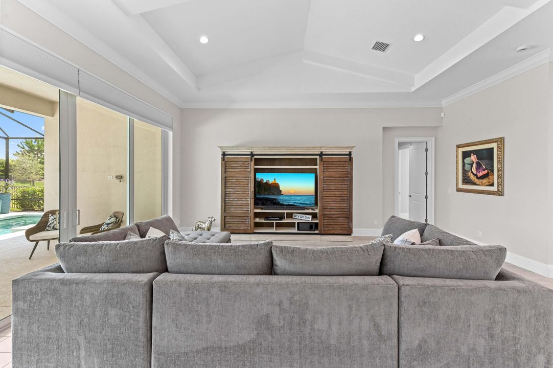 待售: $919,900 (5 贝兹, 3 浴室, 2844 平方英尺)