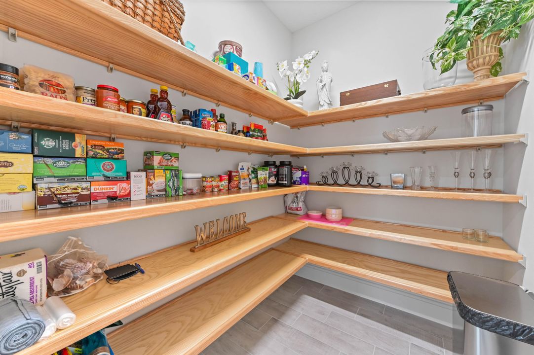 待售: $919,900 (5 贝兹, 3 浴室, 2844 平方英尺)