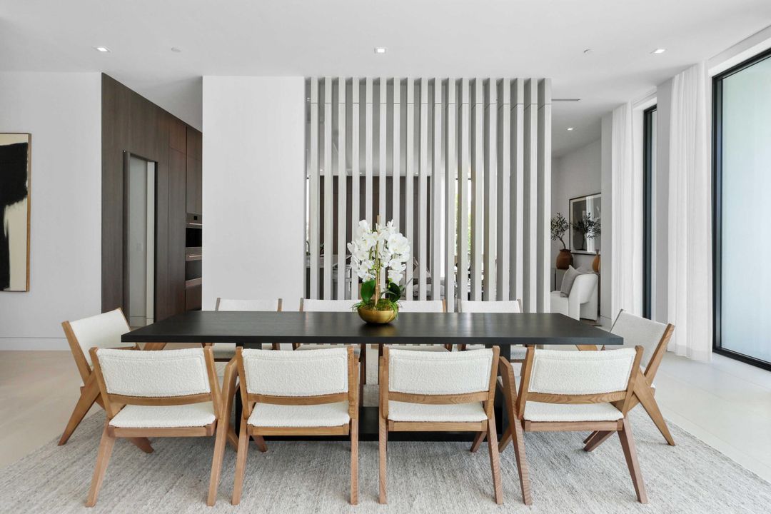 For Sale: $9,600,000 (5 beds, 6 baths, 7713 Square Feet)