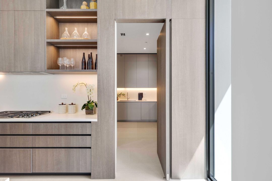 For Sale: $9,600,000 (5 beds, 6 baths, 7713 Square Feet)