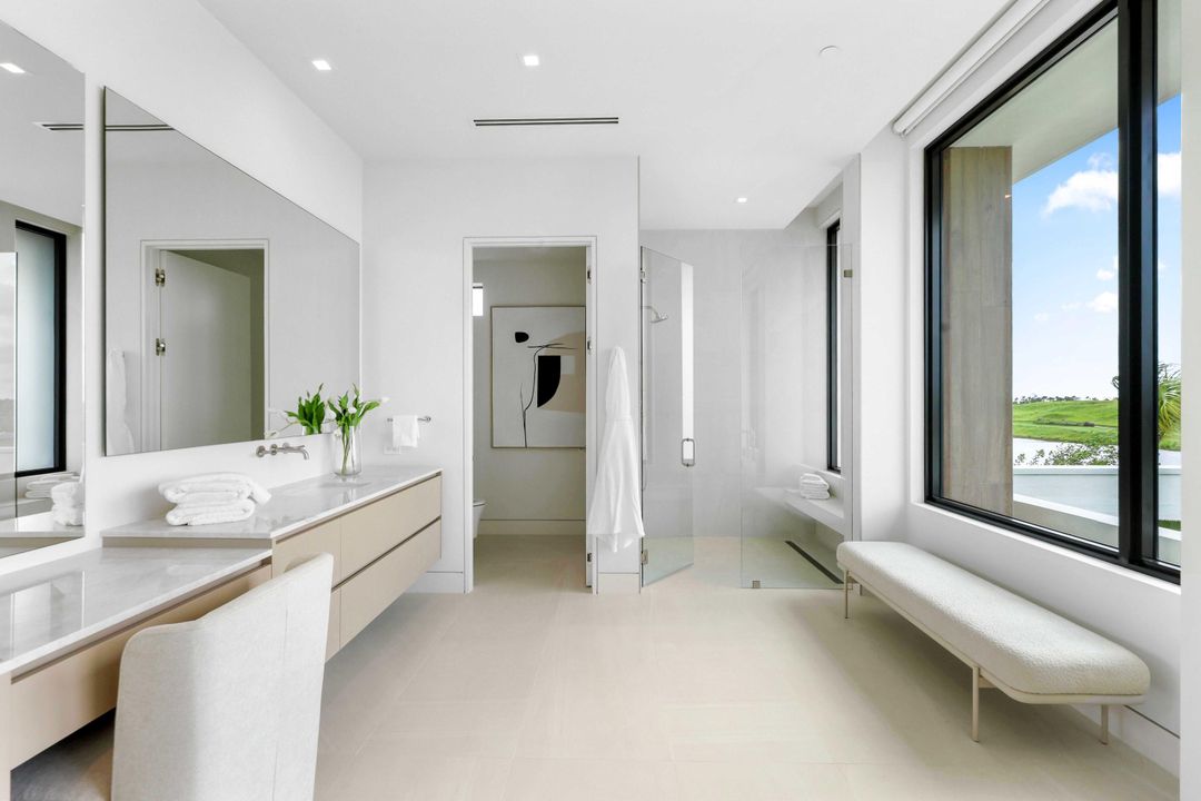 For Sale: $9,600,000 (5 beds, 6 baths, 7713 Square Feet)