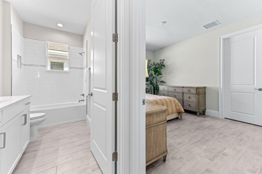 待售: $919,900 (5 贝兹, 3 浴室, 2844 平方英尺)