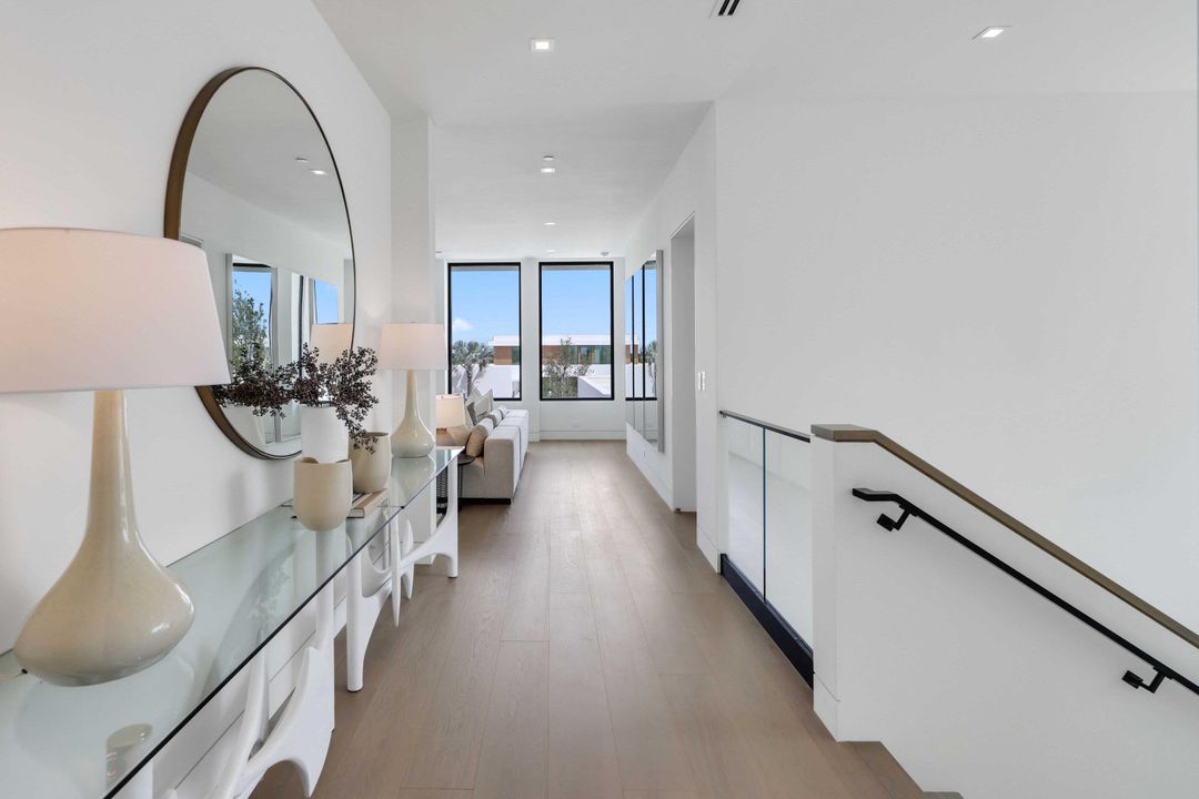 For Sale: $9,600,000 (5 beds, 6 baths, 7713 Square Feet)