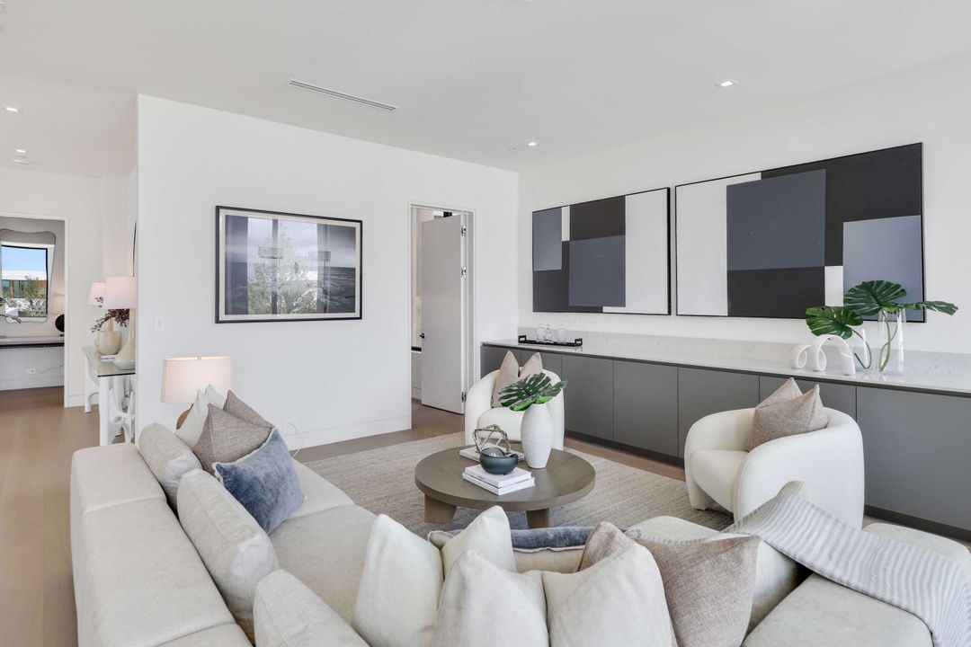 For Sale: $9,600,000 (5 beds, 6 baths, 7713 Square Feet)