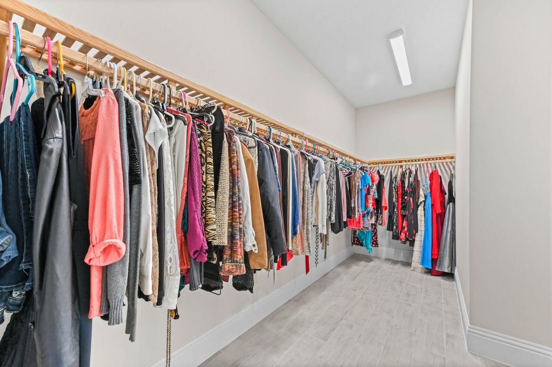 待售: $919,900 (5 贝兹, 3 浴室, 2844 平方英尺)