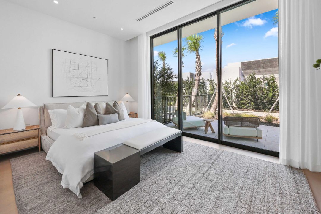 For Sale: $9,600,000 (5 beds, 6 baths, 7713 Square Feet)