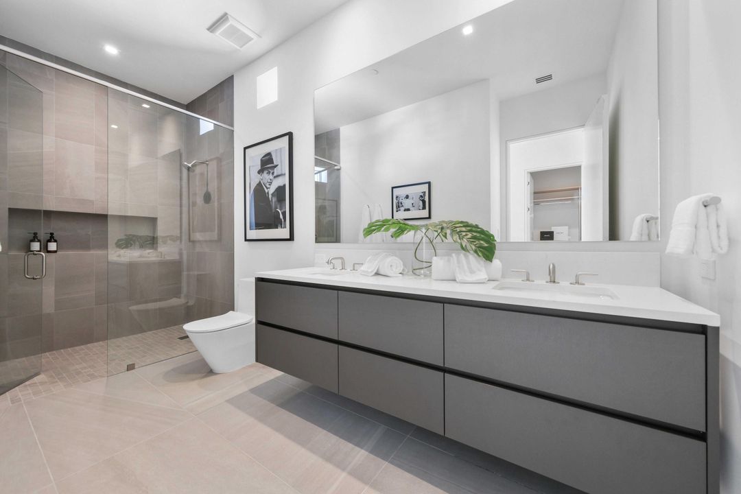 For Sale: $9,600,000 (5 beds, 6 baths, 7713 Square Feet)