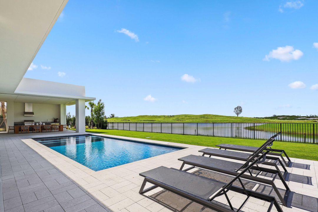 For Sale: $9,600,000 (5 beds, 6 baths, 7713 Square Feet)