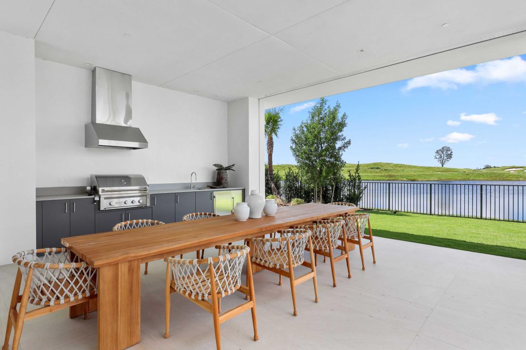 For Sale: $9,600,000 (5 beds, 6 baths, 7713 Square Feet)