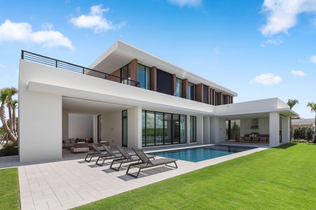 For Sale: $9,600,000 (5 beds, 6 baths, 7713 Square Feet)