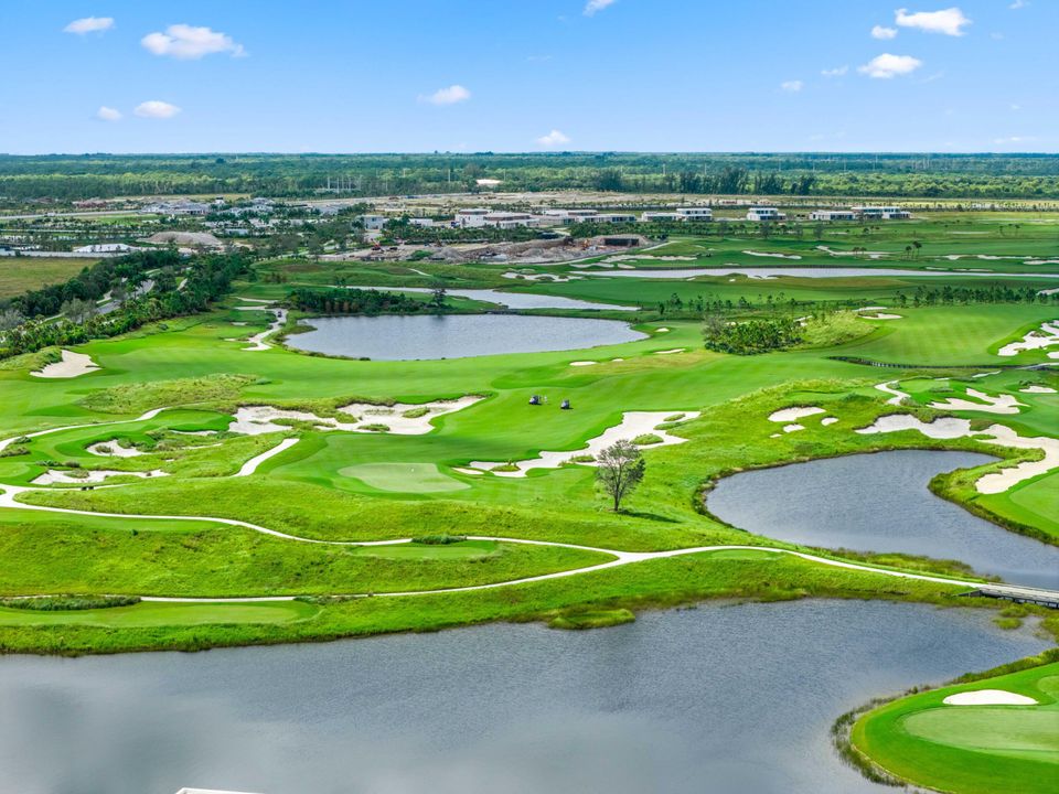 For Sale: $9,600,000 (5 beds, 6 baths, 7713 Square Feet)