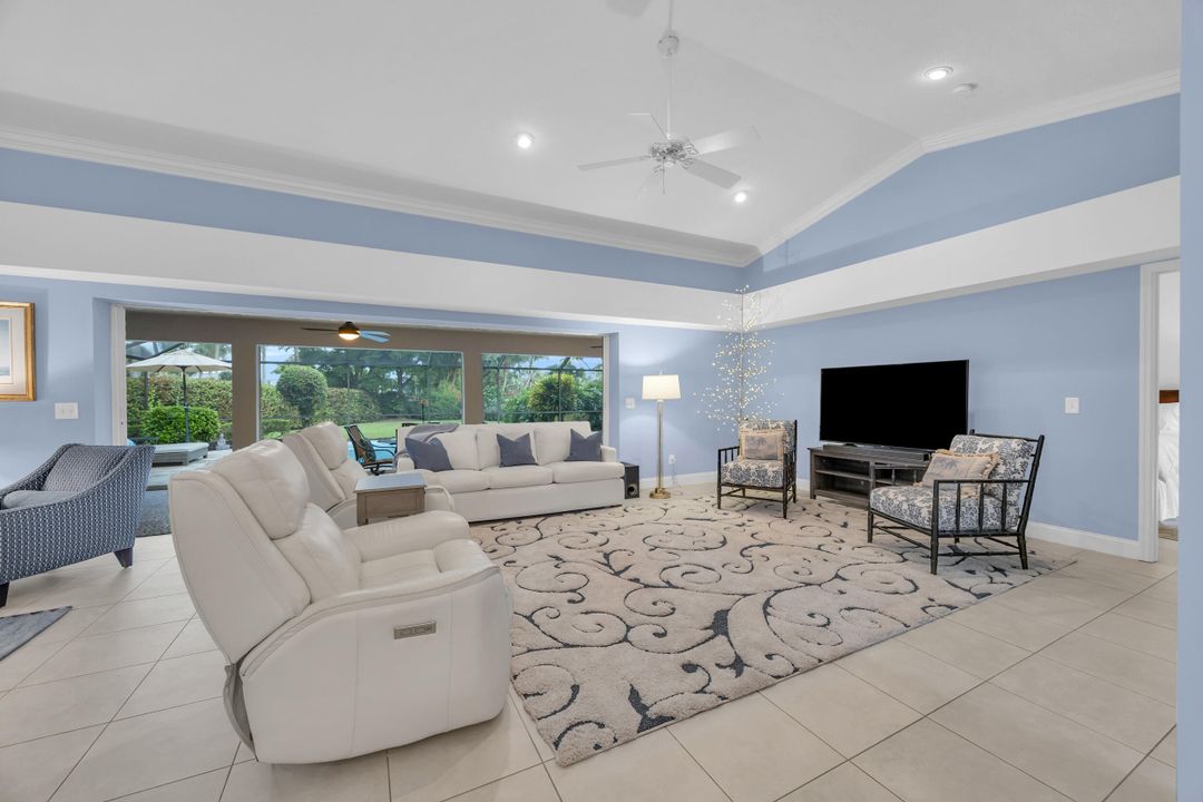 For Sale: $1,050,000 (3 beds, 2 baths, 1923 Square Feet)